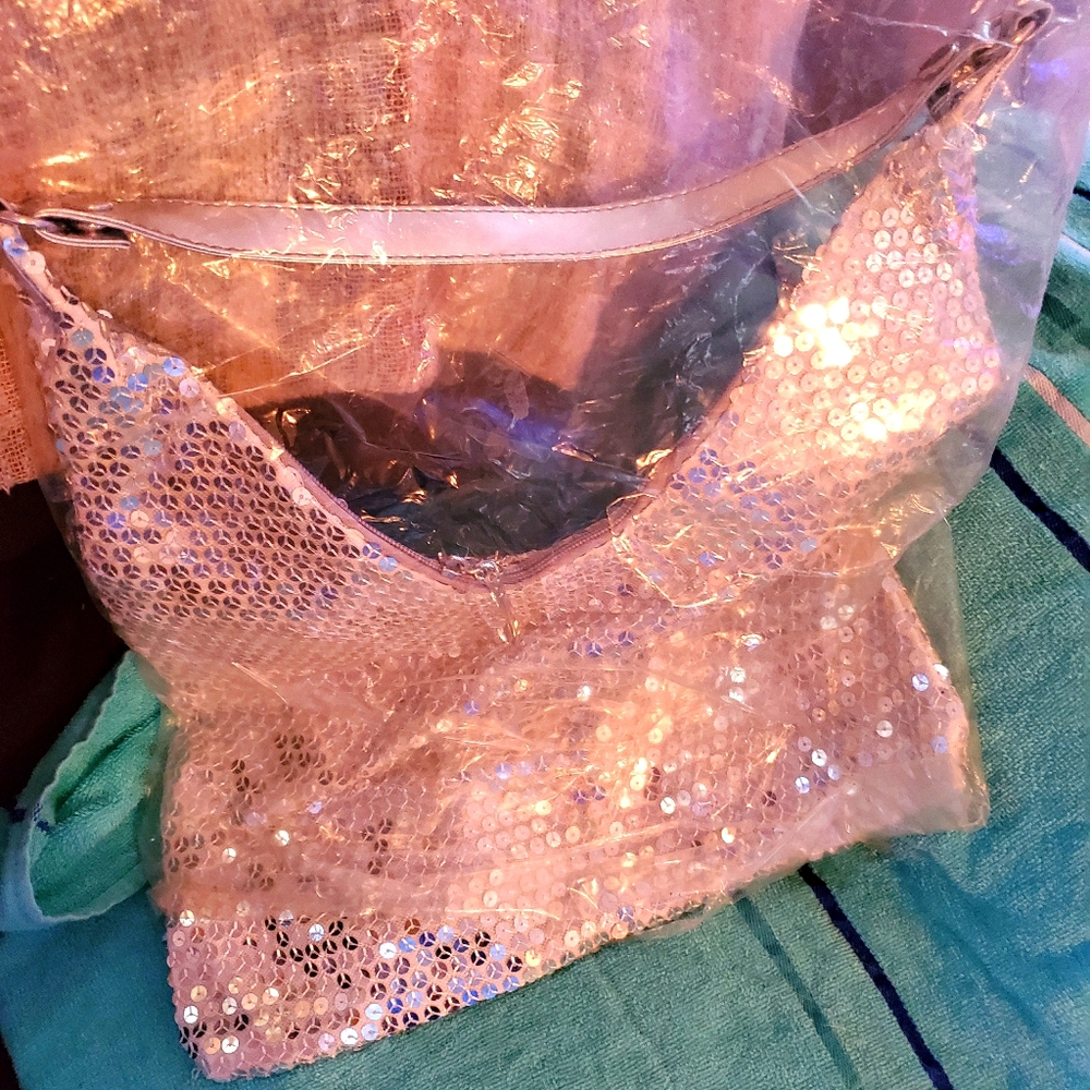 Handbag sequence